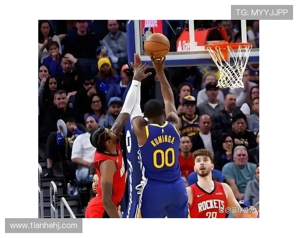 尼克斯与篮网激战正酣 两队争夺季后赛席位悬念加剧