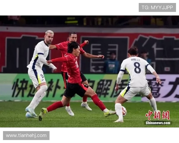 武汉三镇与成都蓉城激烈对决 展现顶级联赛强队风采与竞争力